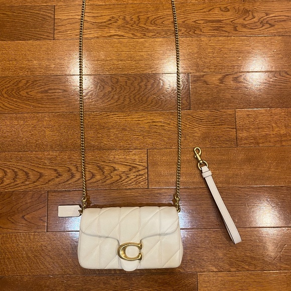 Tabby Crossbody Wristlet With Pillow Quilting - Picture 14 of 15